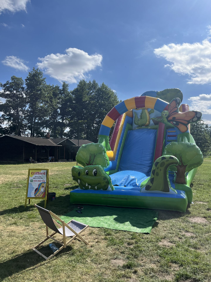 Dmuchana zjeżdżalnia krokodyl Clifford Śrem